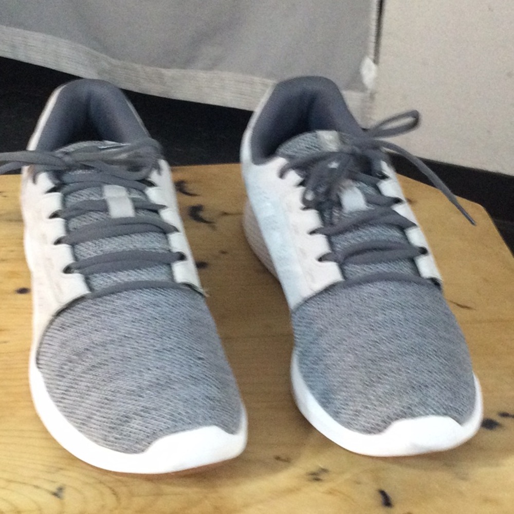 Men's Casual Grey and White Knit Sneakers